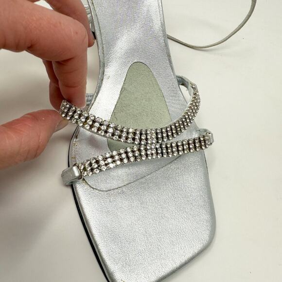 NWOB Stuart Weitzman Metallic Silver Strappy Stiletto Heels w Rhinestones Size 9 - Picture 4 of 10